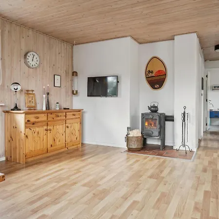 3 Bedroom Beautiful Home In Thisted * ティステズ